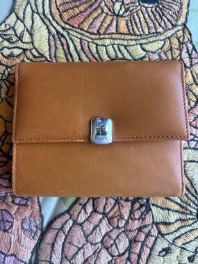 Vintage Lauren Ralph Lauren Tan Leather Trifold Wallet with Silver Logo Close
